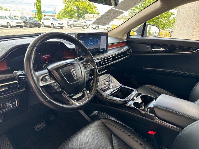 Used 2022 Lincoln Nautilus Reserve AWD/4WD image 11