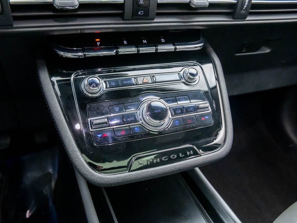 Used 2021 Lincoln Corsair Standard w/ Premium Package image 19