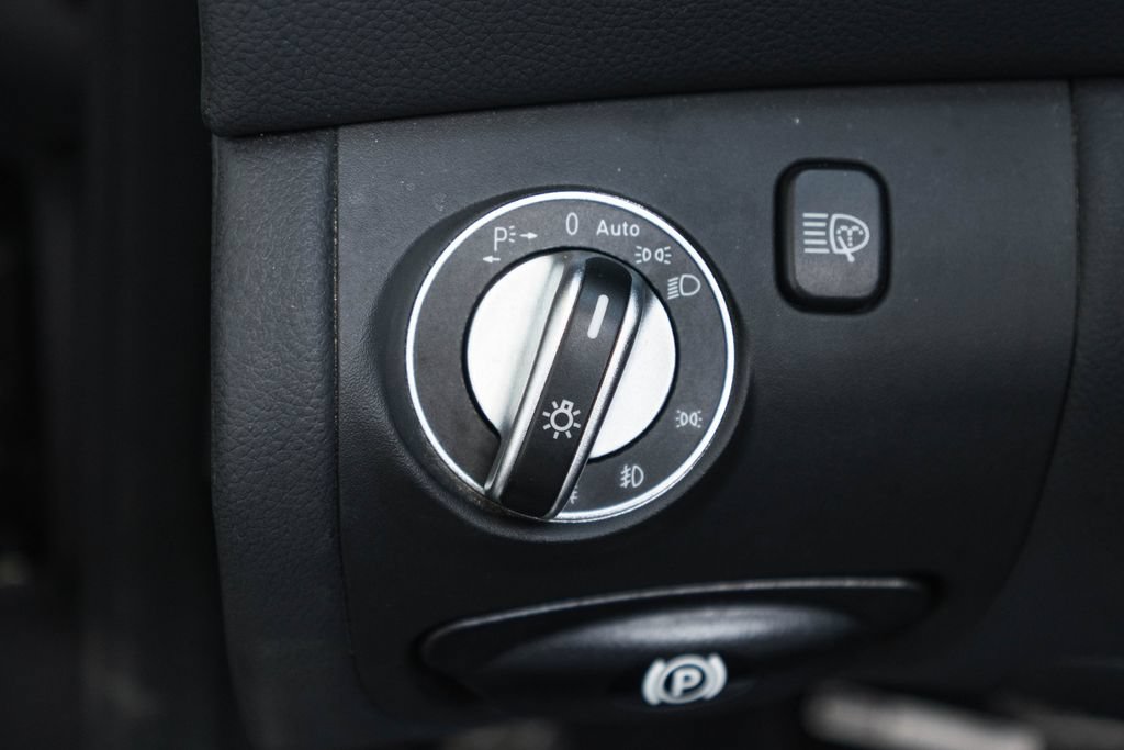 Used 2011 Mercedes-Benz SL 63 AMG image 33