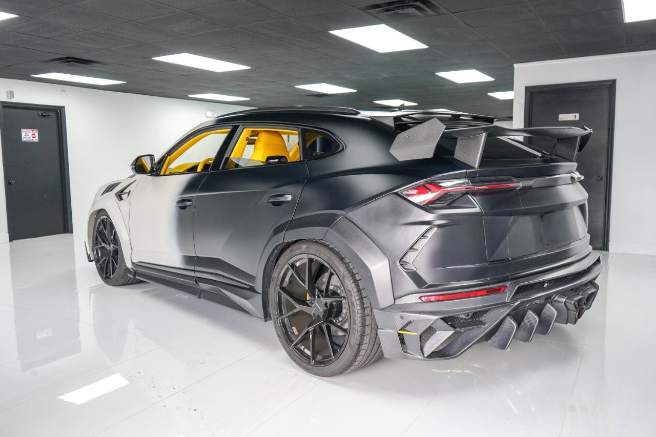 Used 2021 Lamborghini Urus AWD/4WD image 3