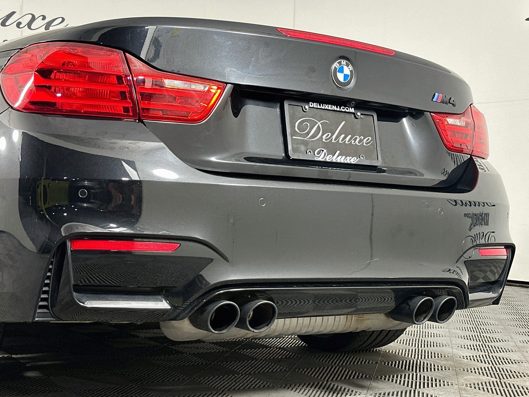 Used 2017 BMW M4 Convertible RWD image 24