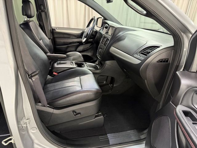 Used 2017 Dodge Grand Caravan GT FWD image 7