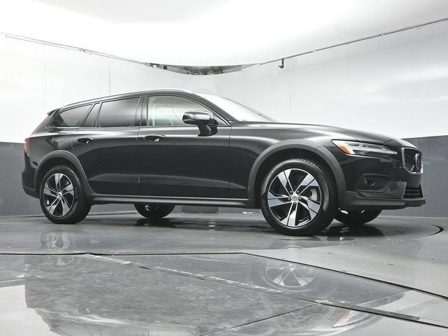 Used 2025 Volvo V60 B5 Cross Country Plus AWD/4WD image 41