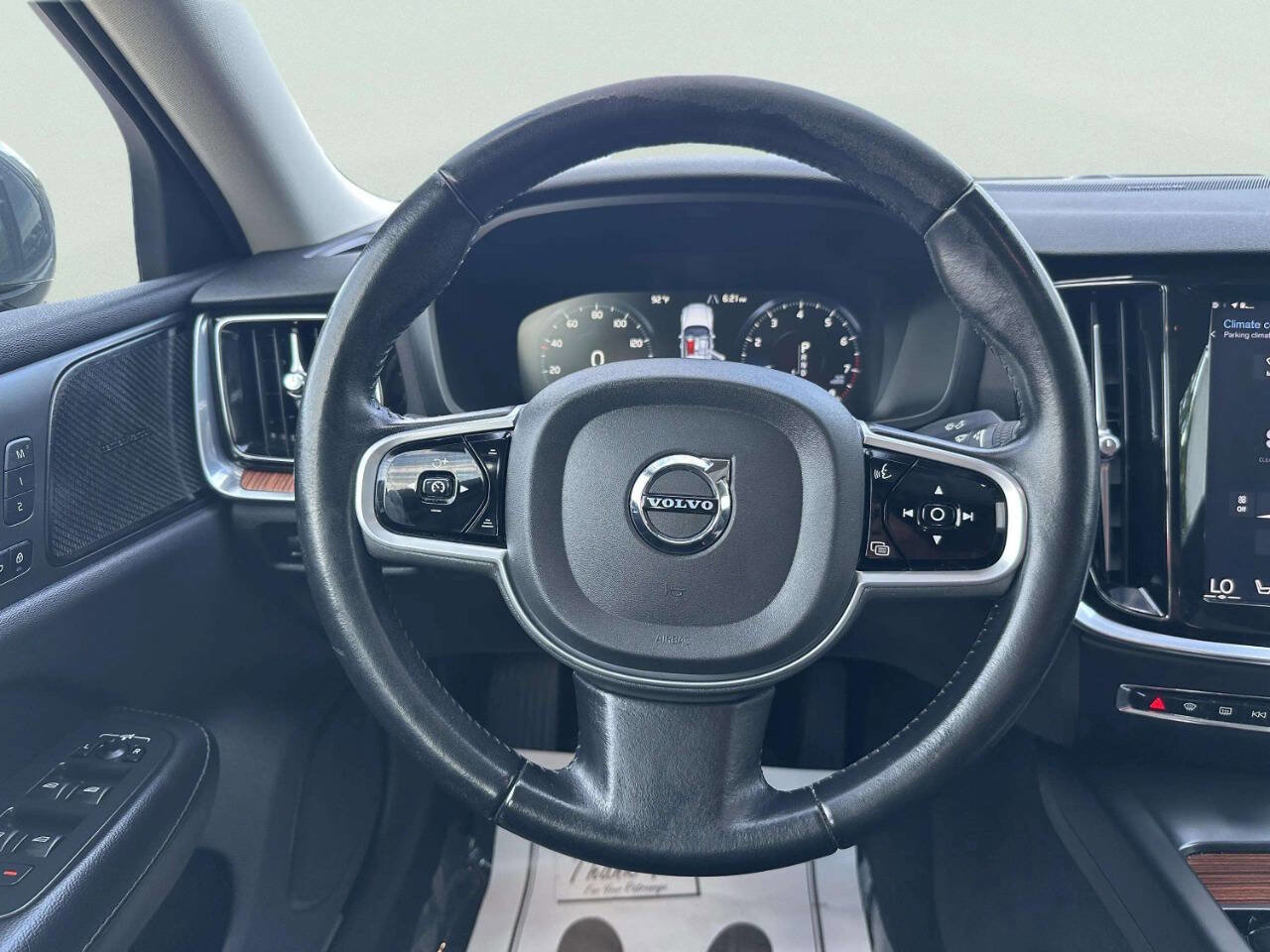 Used 2019 Volvo S60 T6 Momentum w/ Multimedia Package AWD/4WD image 21