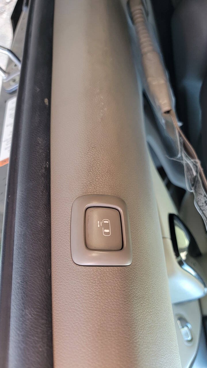 Used 2015 Kia Sedona EX w/ EX Premium Package FWD image 25