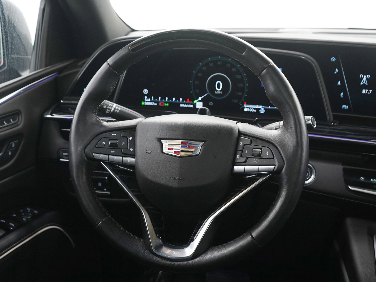 Used 2022 Cadillac Escalade Sport w/ LPO, ONYX Package image 16