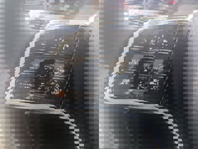 Used 2025 Mercedes-Benz GLE 350 4MATIC image 24