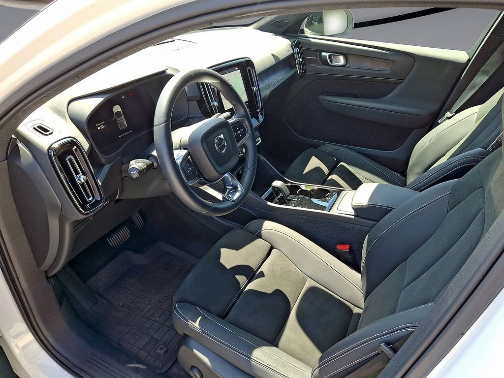 Used 2023 Volvo C40 P8 Recharge Ultimate w/ Protection Package Premier AWD/4WD image 17