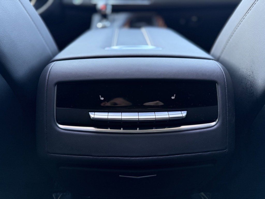 Used 2023 Cadillac Escalade Premium Luxury image 14