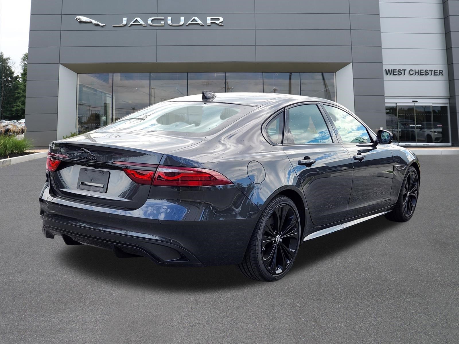 New 2024 Jaguar XF R-Dynamic SE AWD/4WD image 4