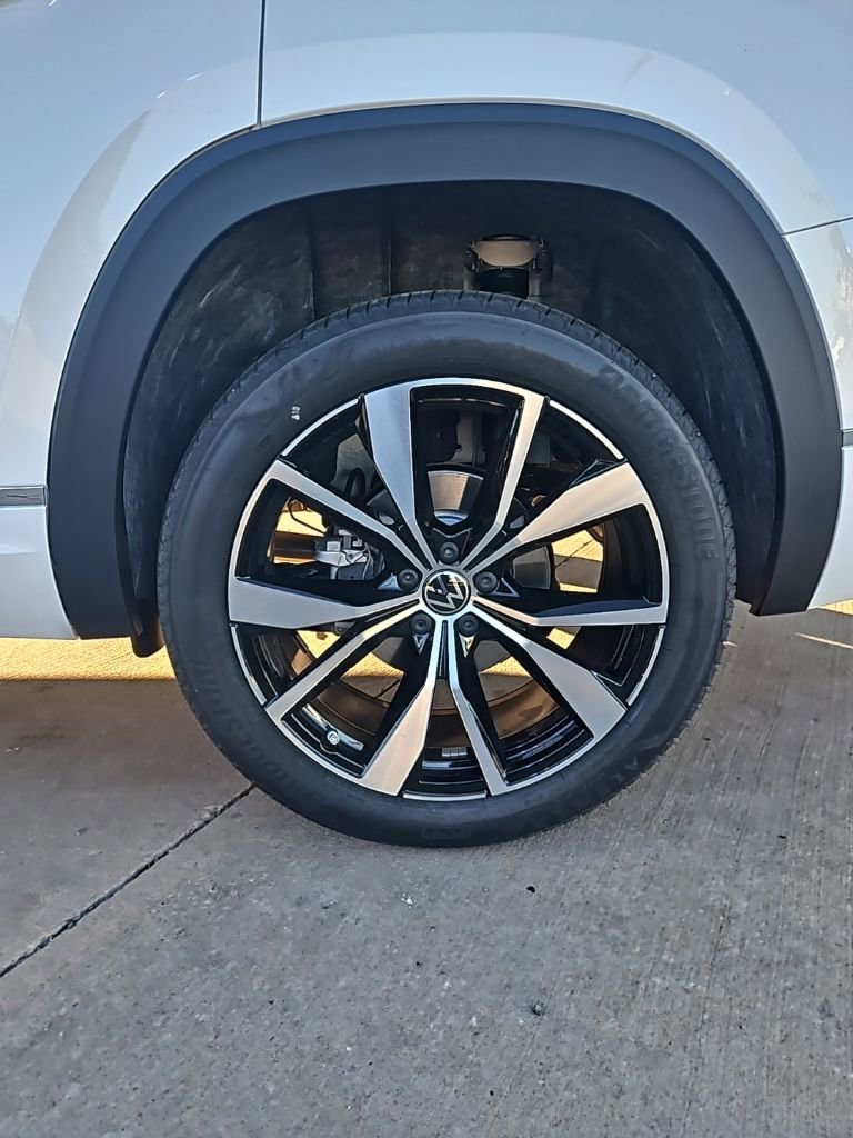 New 2026 Volkswagen Atlas SEL Premium R-Line image 9