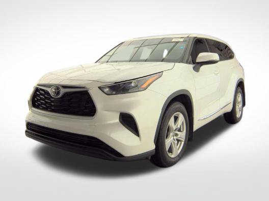 Used 2022 Toyota Highlander L FWD image 3