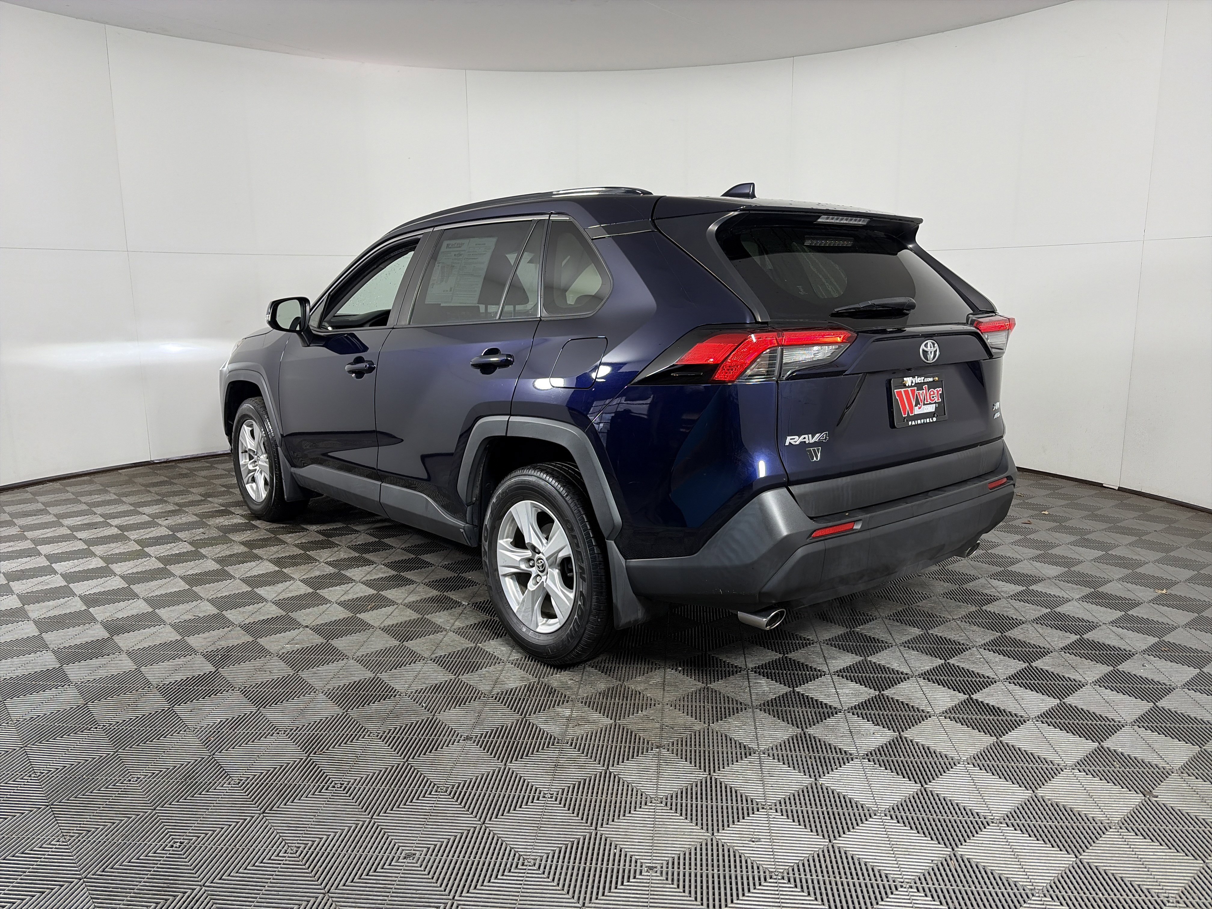 Used 2020 Toyota RAV4 XLE image 5