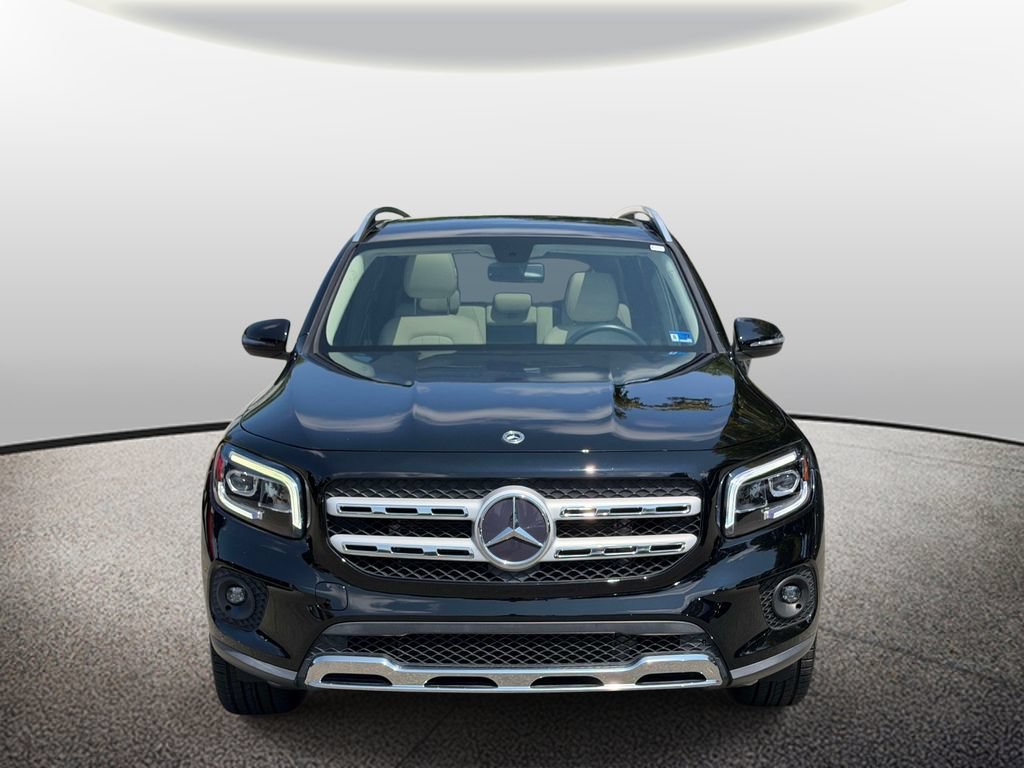 Used 2023 Mercedes-Benz GLB 250 w/ Premium Package image 6