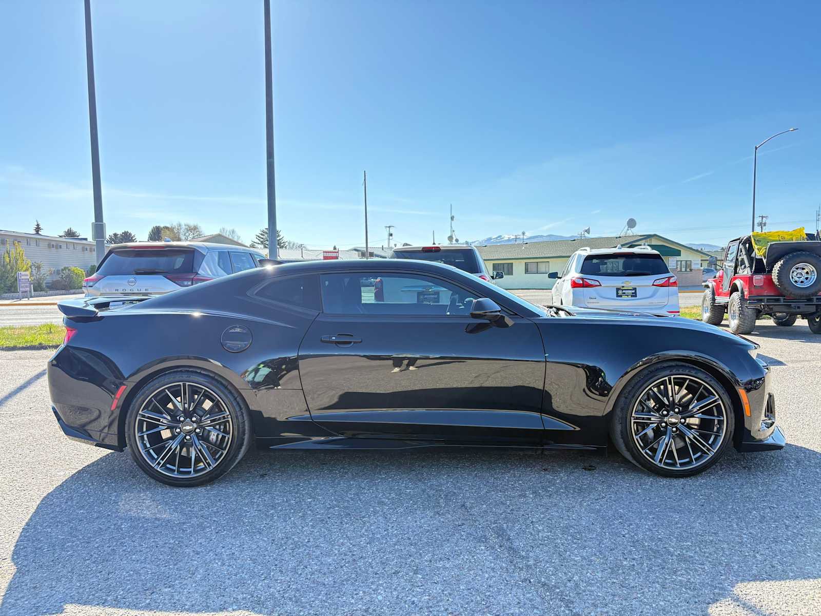Used 2018 Chevrolet Camaro ZL1 RWD image 2