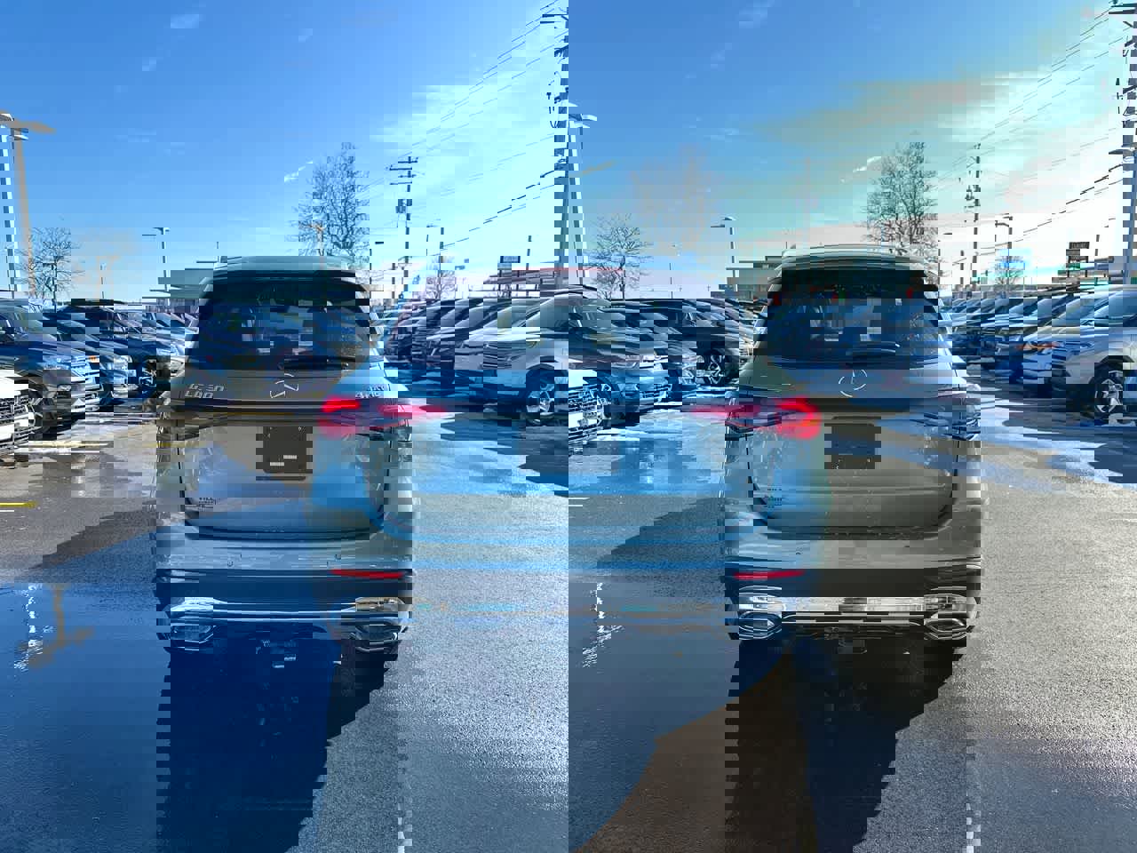 Used 2025 Mercedes-Benz GLC 300 4MATIC image 12