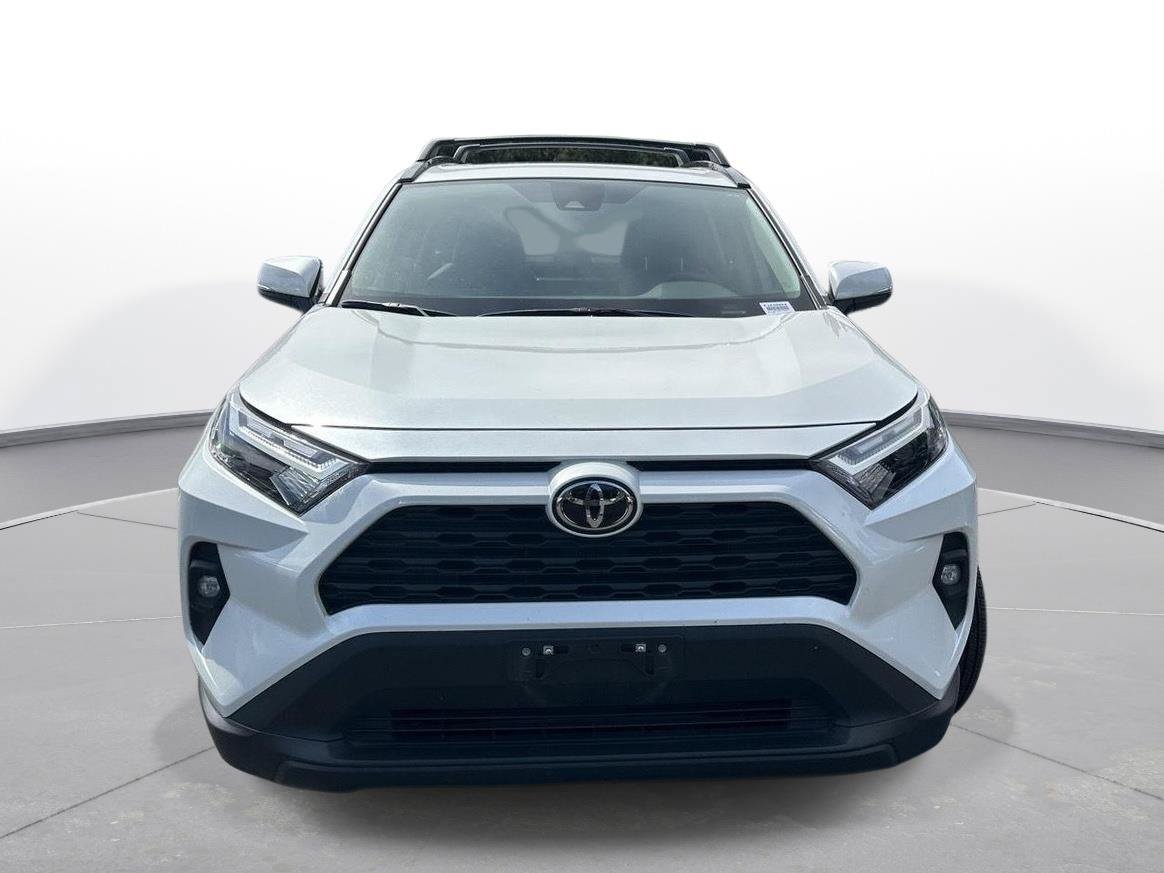 Used 2025 Toyota RAV4 XLE Premium FWD image 3
