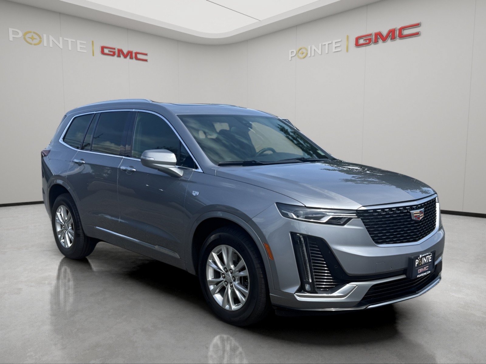 Used 2025 Cadillac XT6 Luxury w/ LPO, Floor Liner Package AWD/4WD image 1