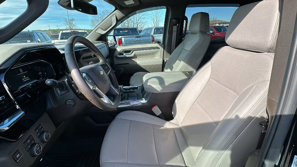 Certified 2025 Chevrolet Silverado 1500 LTZ w/ LTZ Convenience Package II image 9