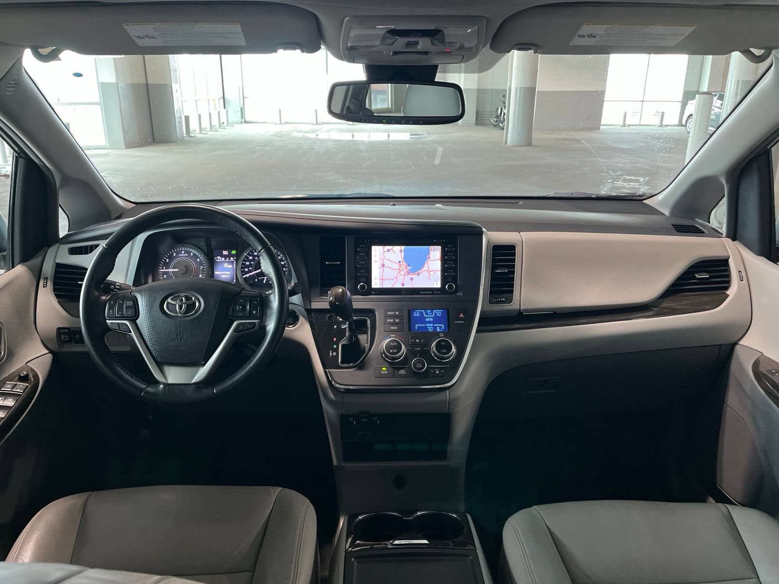 Used 2019 Toyota Sienna XLE w/ XLE Navigation Package FWD image 41