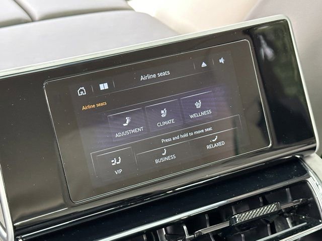 New 2024 Bentley Bentayga Extended Wheelbase image 37