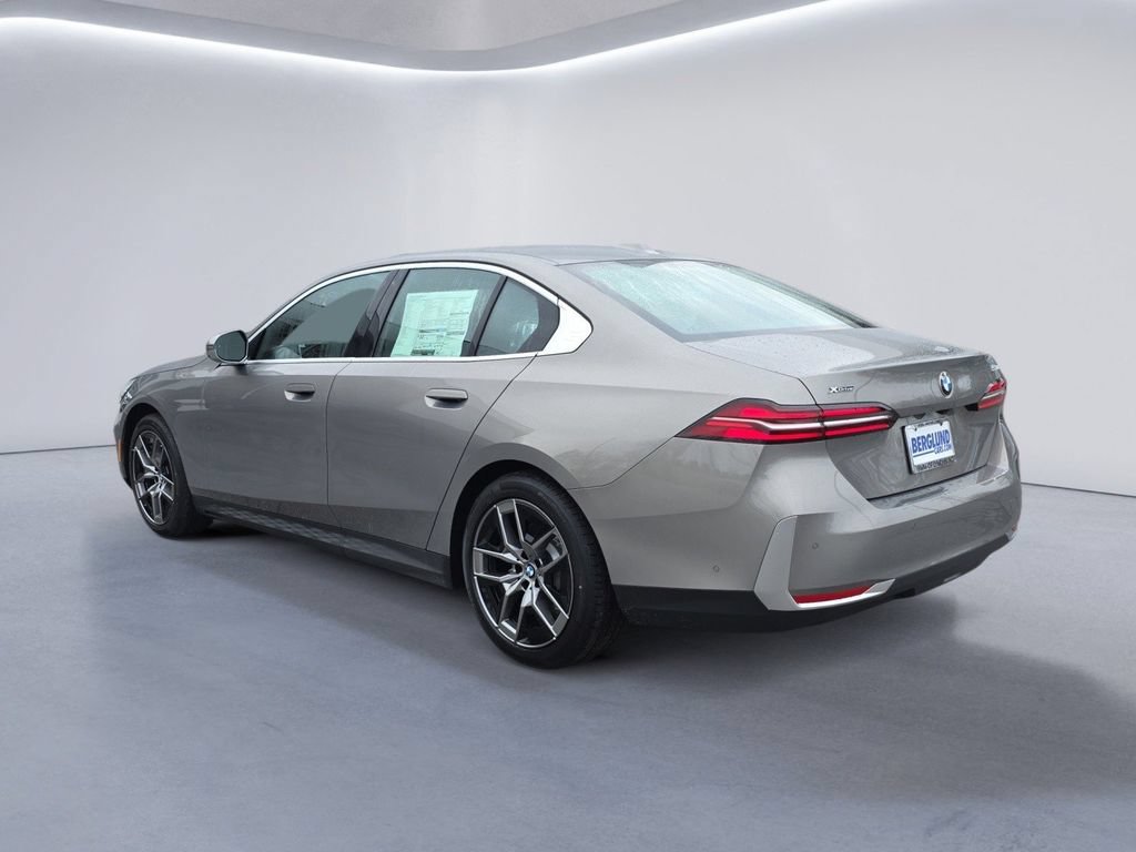 New 2026 BMW 530i xDrive w/ Premium Package AWD/4WD image 5
