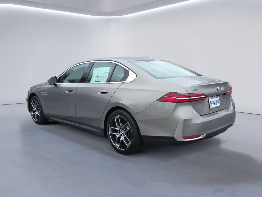 New 2026 BMW 530i xDrive w/ Premium Package image 5