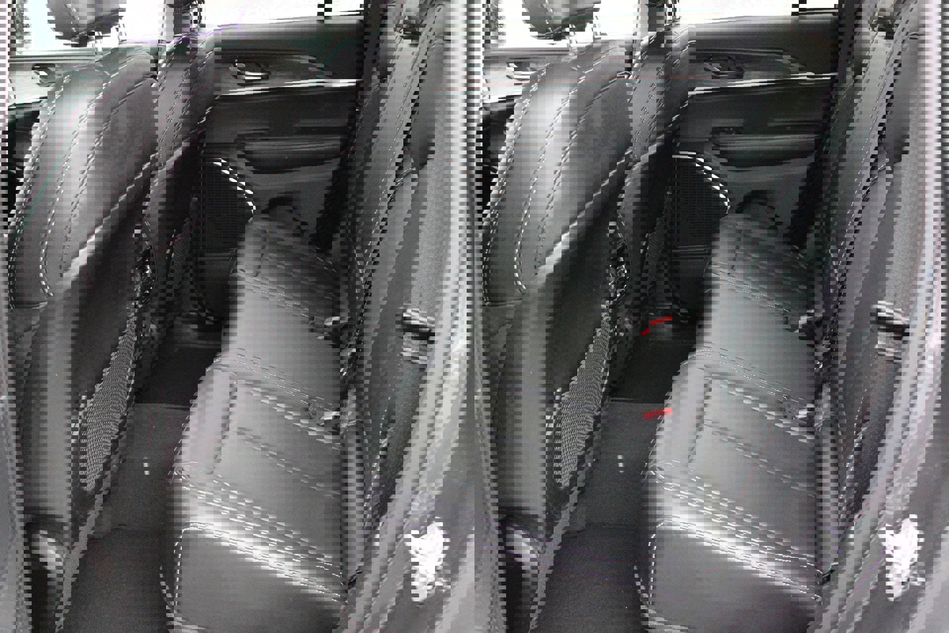 Used 2022 Jeep Grand Cherokee Limited image 18