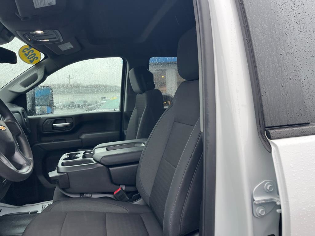 Used 2025 Chevrolet Silverado 2500 Custom w/ Custom Value Package image 19