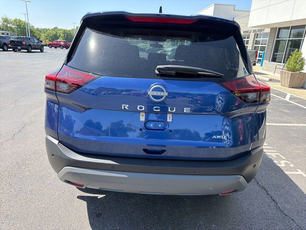 Used 2023 Nissan Rogue S AWD/4WD image 3