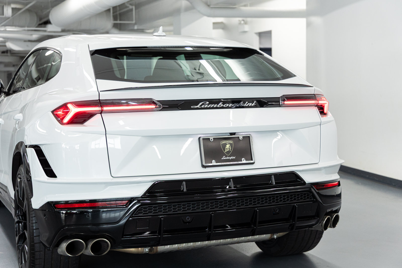Used 2024 Lamborghini Urus S AWD/4WD image 7