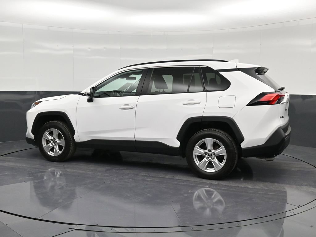 Used 2021 Toyota RAV4 XLE w/ Convenience Package image 8