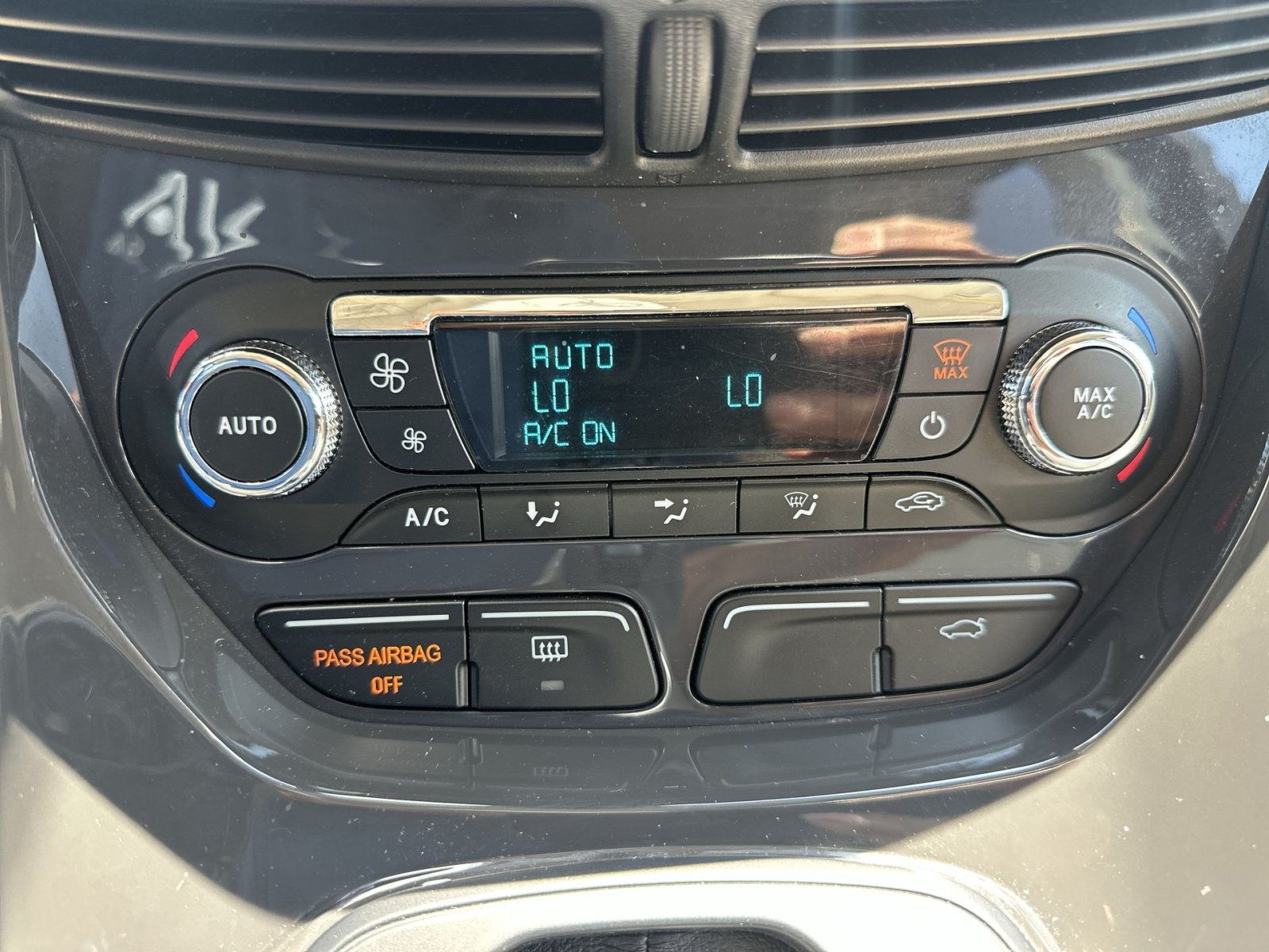Used 2015 Ford Escape Titanium AWD/4WD image 28
