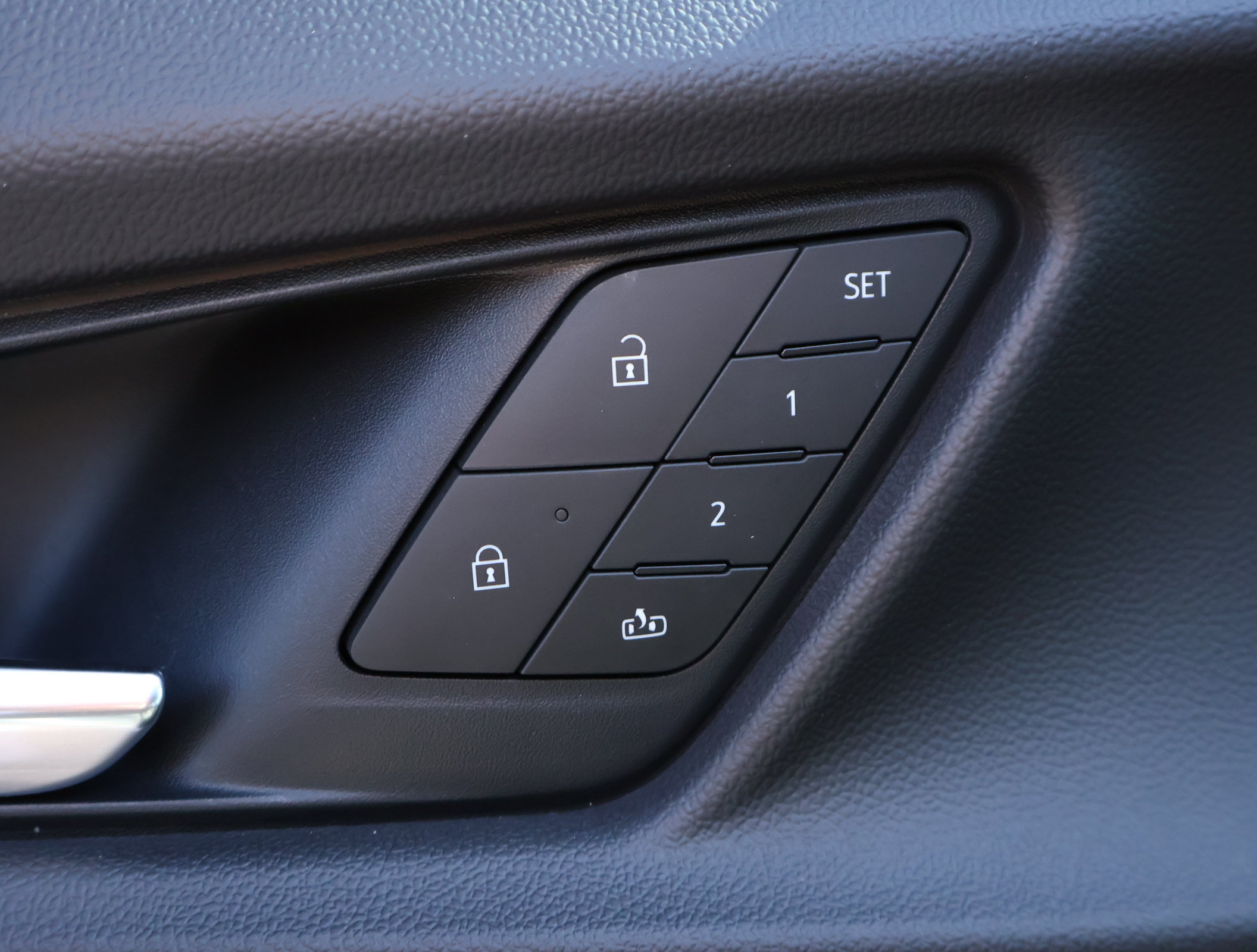 New 2027 Chevrolet Equinox RS w/ Safety and Technology Package FWD image 8