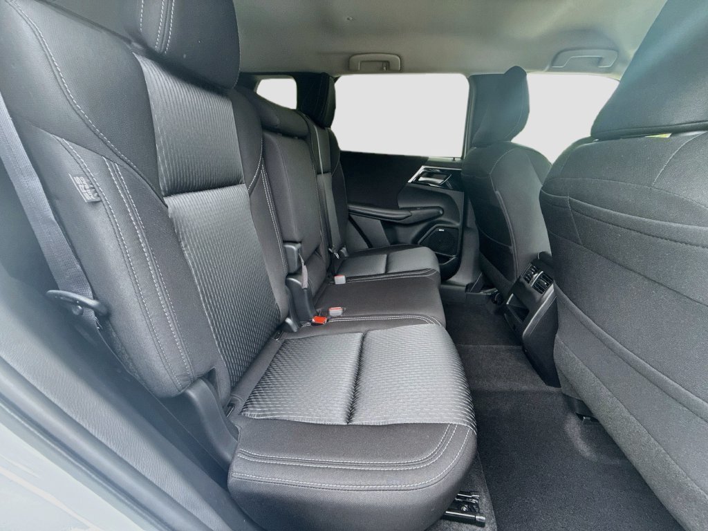 New 2026 Mitsubishi Outlander ES FWD image 30