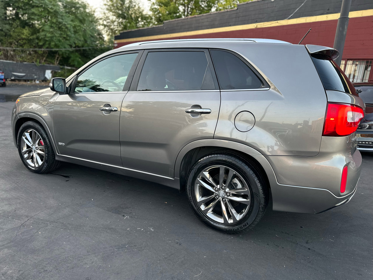 Used 2014 Kia Sorento SX w/ 3rd Row Package image 4