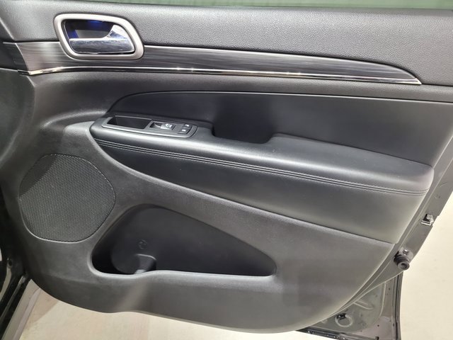 Used 2019 Jeep Grand Cherokee Limited X image 64
