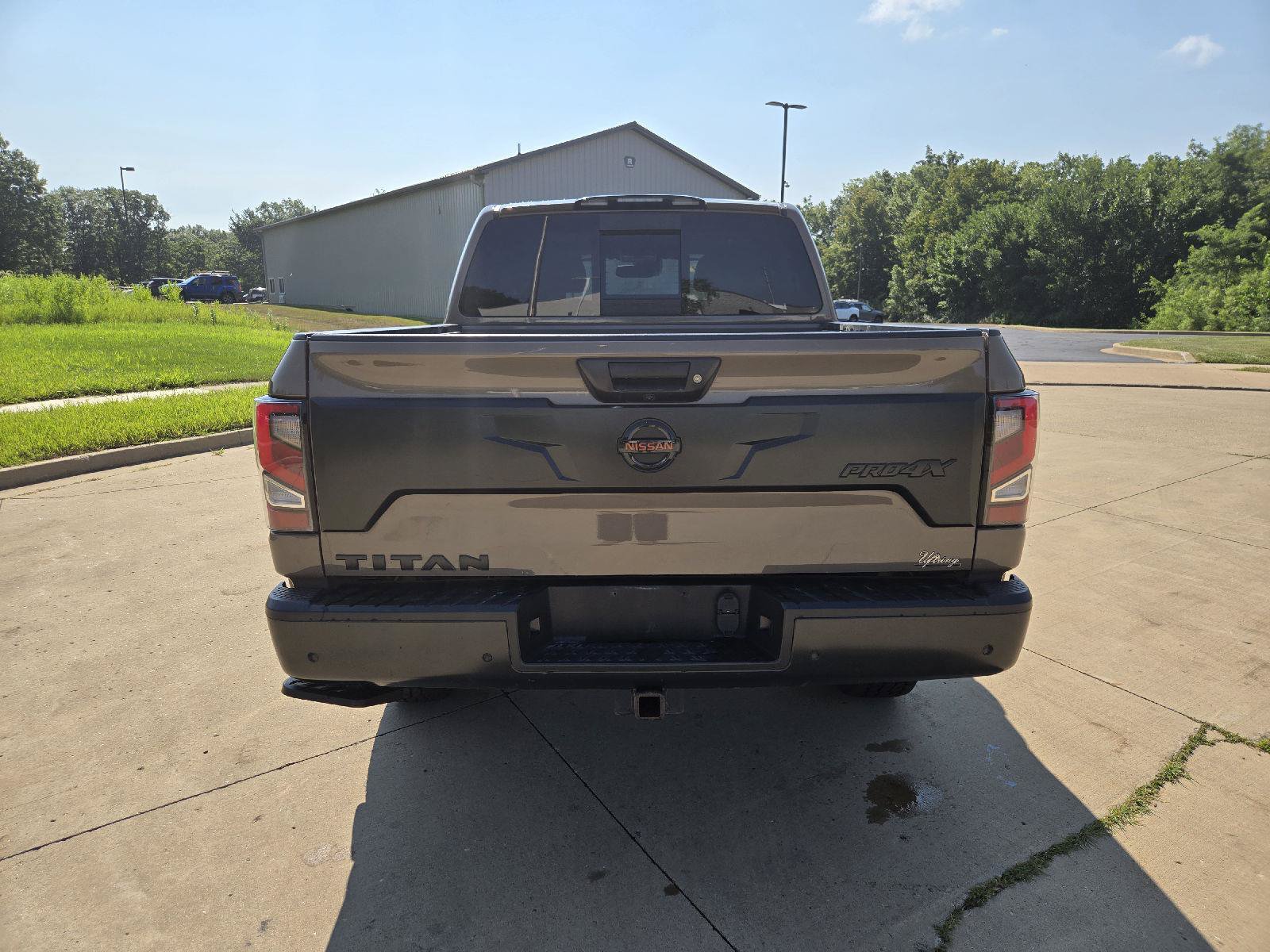 Used 2020 Nissan Titan PRO-4X w/ Pro-4x Utility Package AWD/4WD image 8