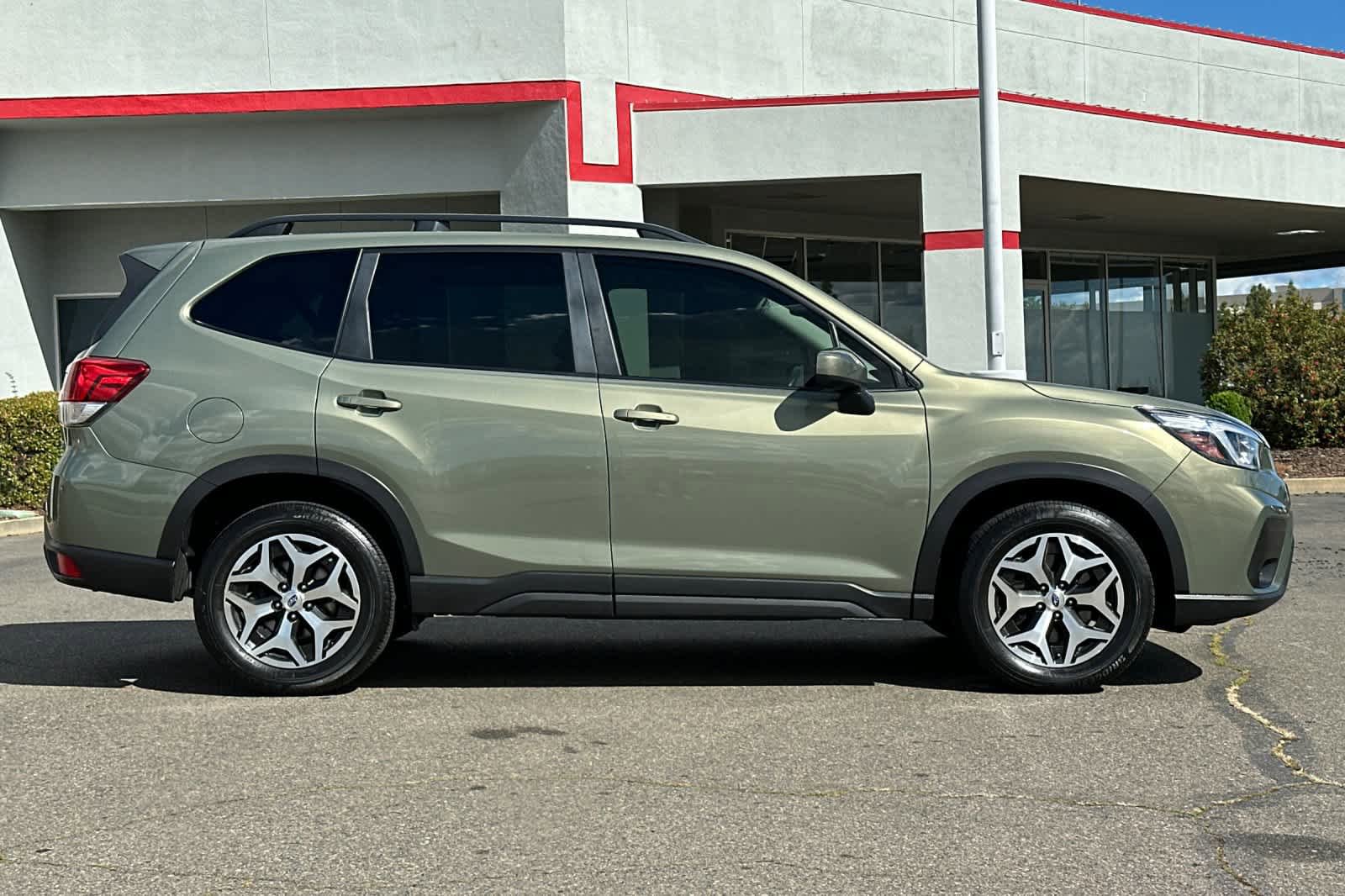 Used 2021 Subaru Forester Premium w/ Popular Package #1 AWD/4WD image 6