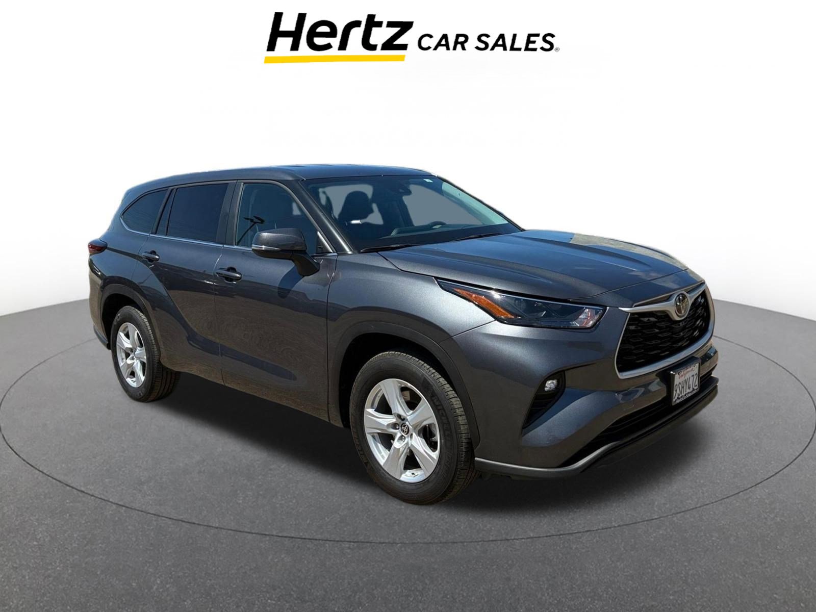 Used 2025 Toyota Highlander LE image 1