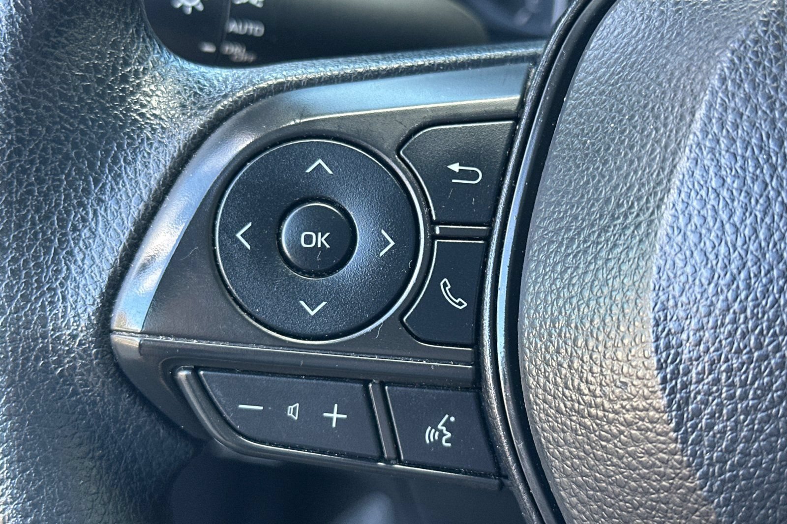 Used 2024 Toyota Corolla LE FWD image 34