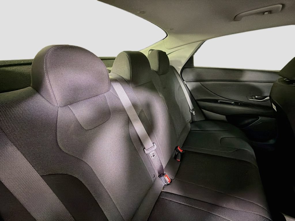 Used 2026 Hyundai Elantra SE FWD image 26
