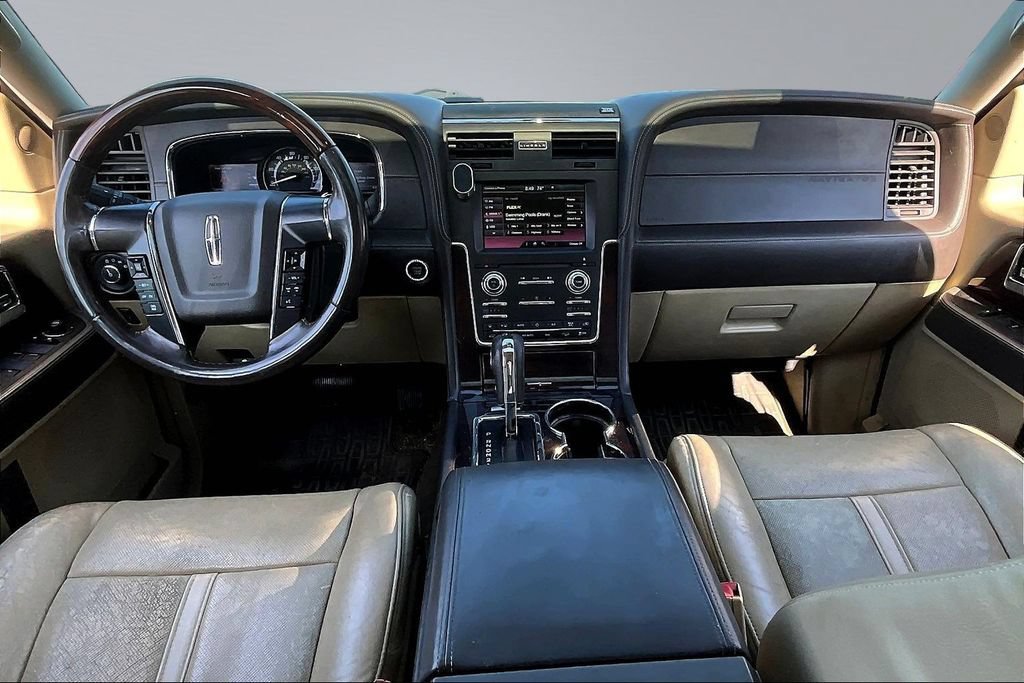 Used 2015 Lincoln Navigator 4WD w/ Equipment Group 101A Reserve image 7