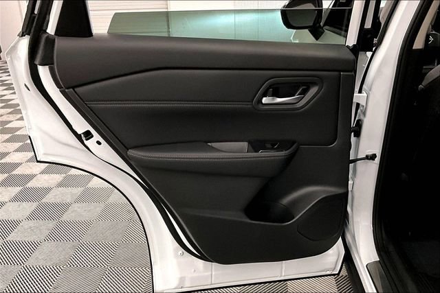 New 2026 Nissan Rogue SV image 32