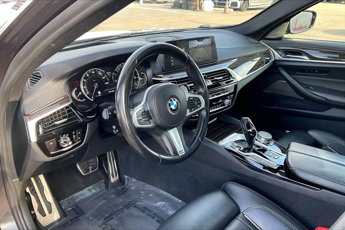 Used 2018 BMW 540i RWD image 11