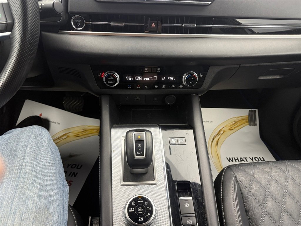 Used 2024 Mitsubishi Outlander 4WD Plug-In Hybrid image 22