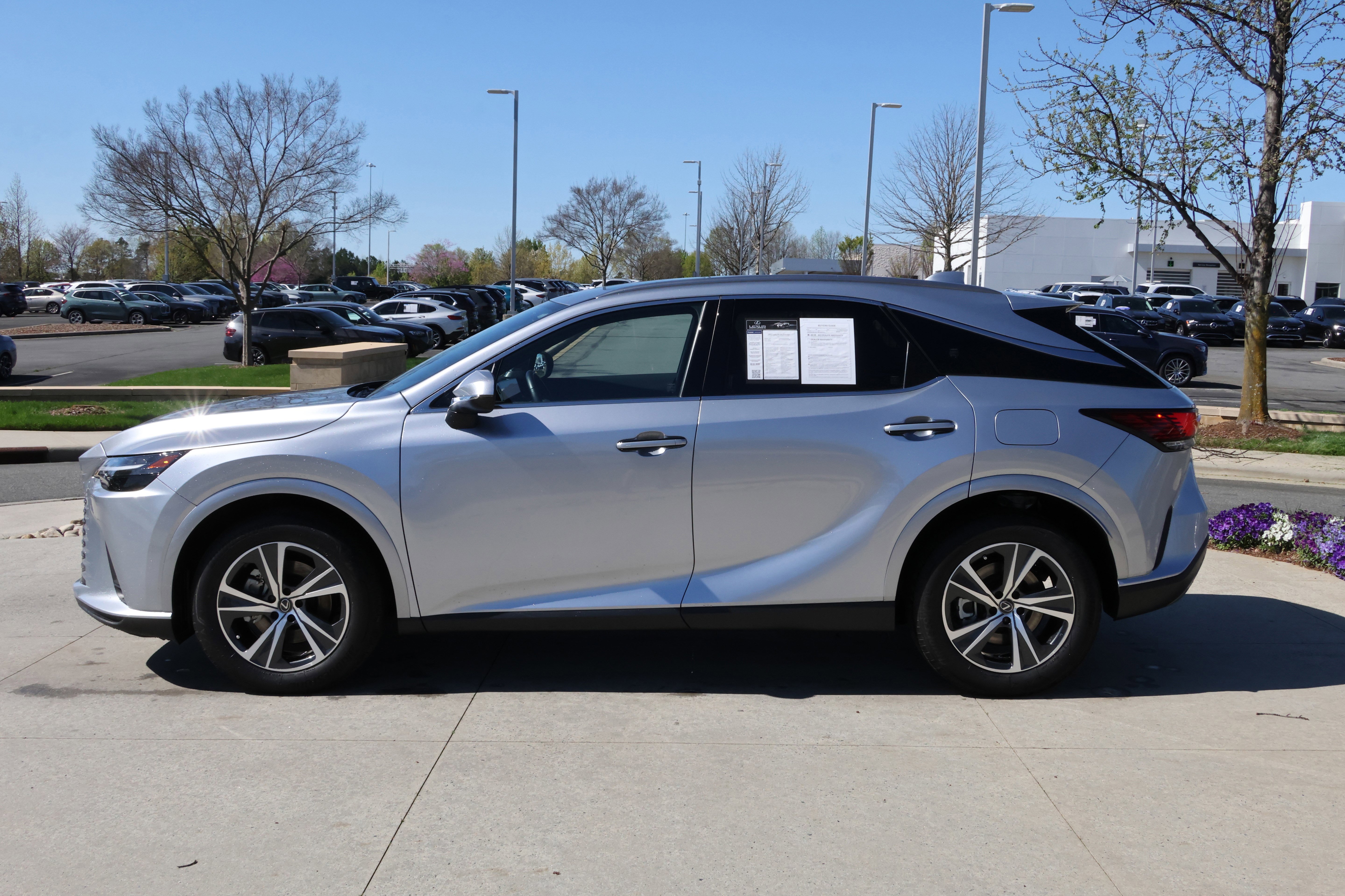 Used 2025 Lexus RX 350 Premium w/ Accessory Package (Z1) image 6