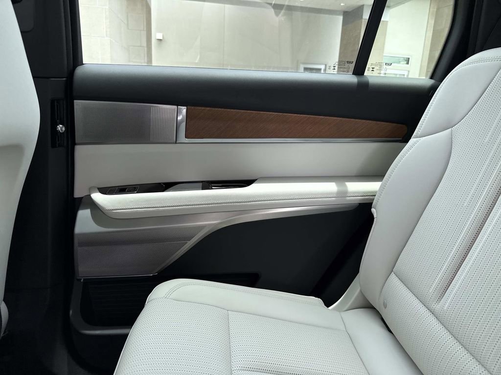 New 2026 Cadillac Vistiq Sport image 15