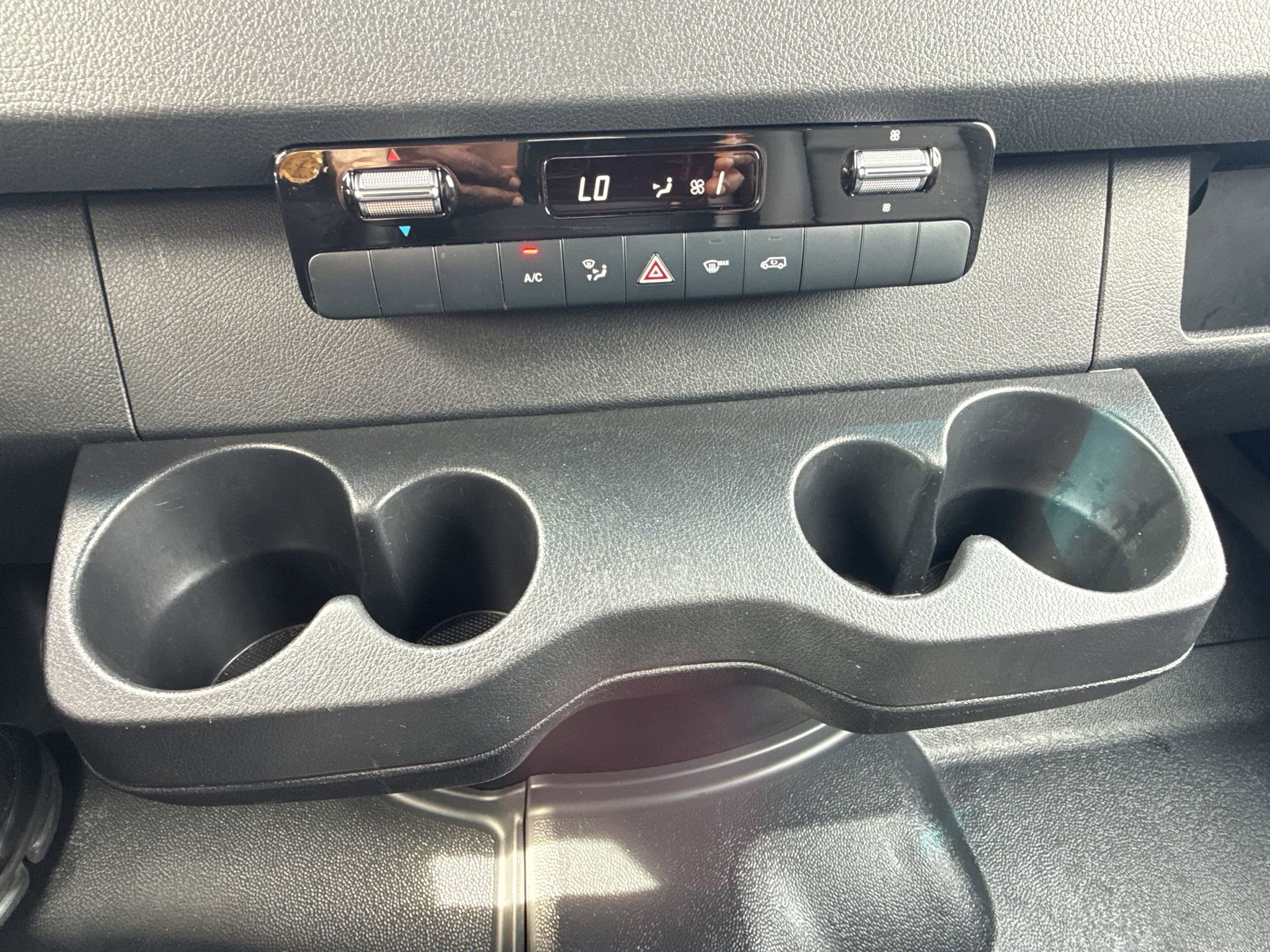 Used 2025 Mercedes-Benz Sprinter 2500 image 20