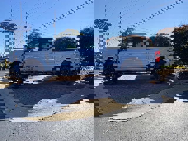 New 2026 Ford F250 Lariat w/ Black Appearance Package image 4